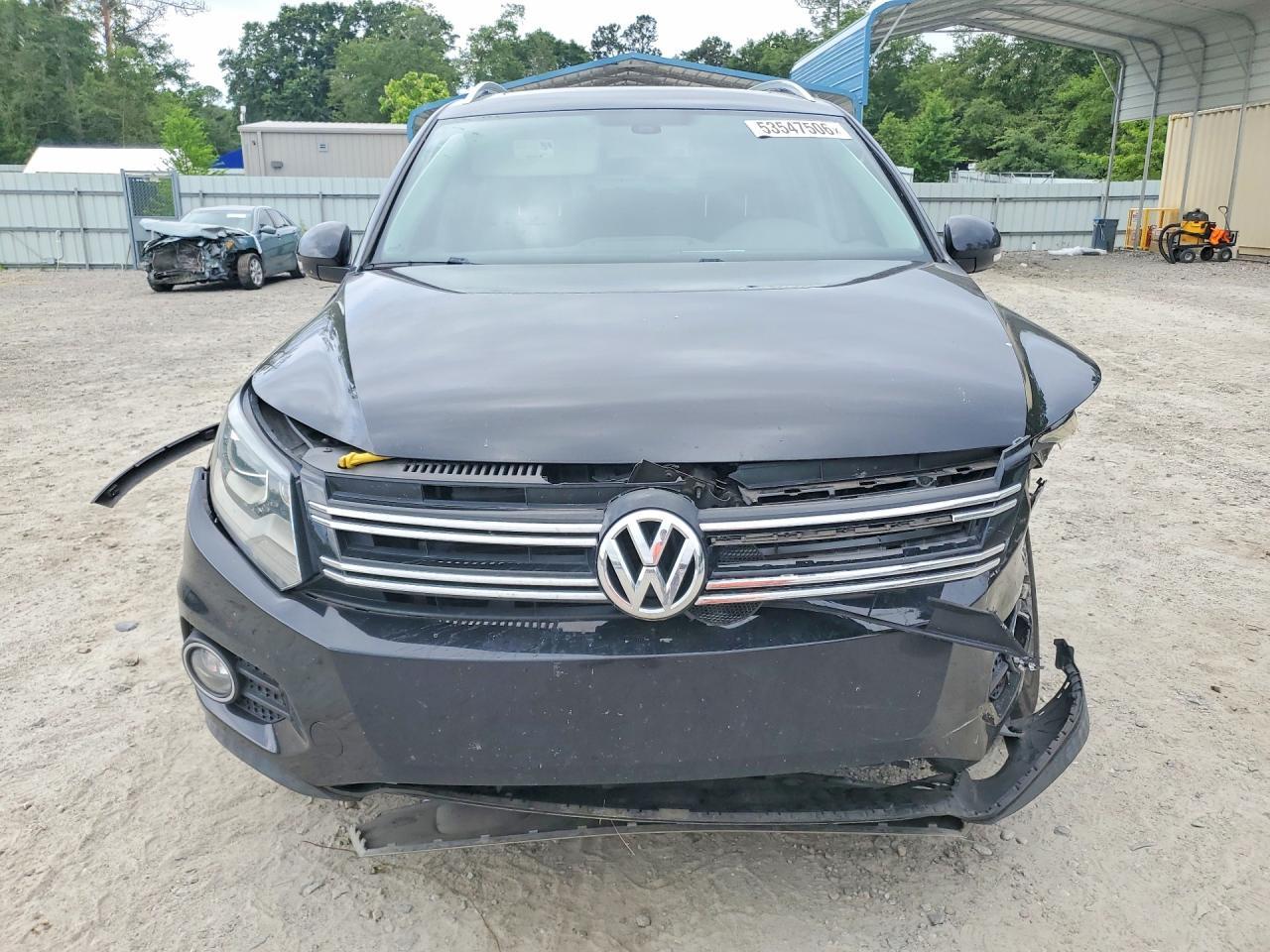 2017 Volkswagen Tiguan - Image 5