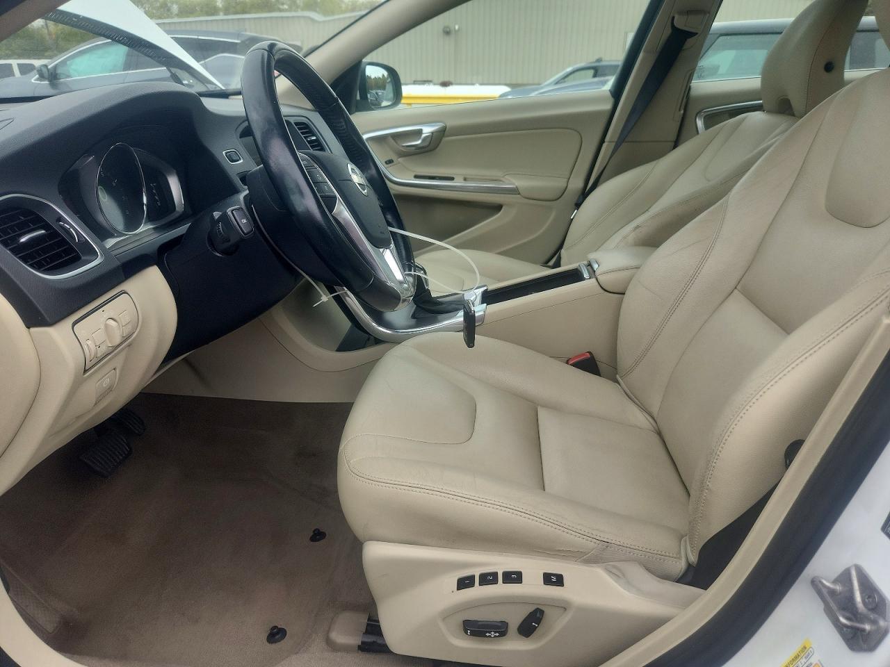 2015 Volvo S60 Premier - Image 7