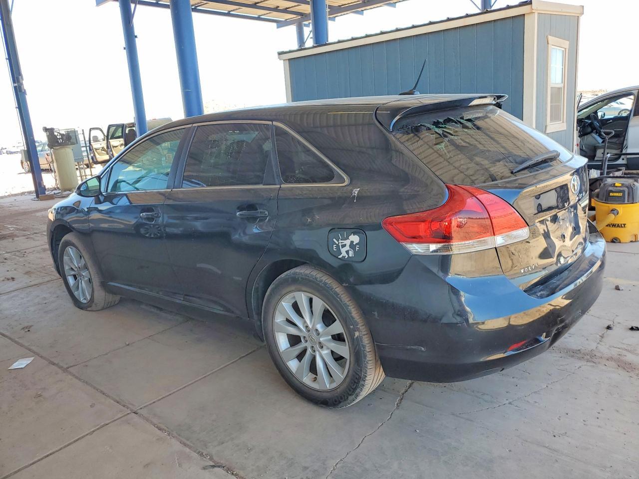 2015 Toyota Venza Le - Image 2