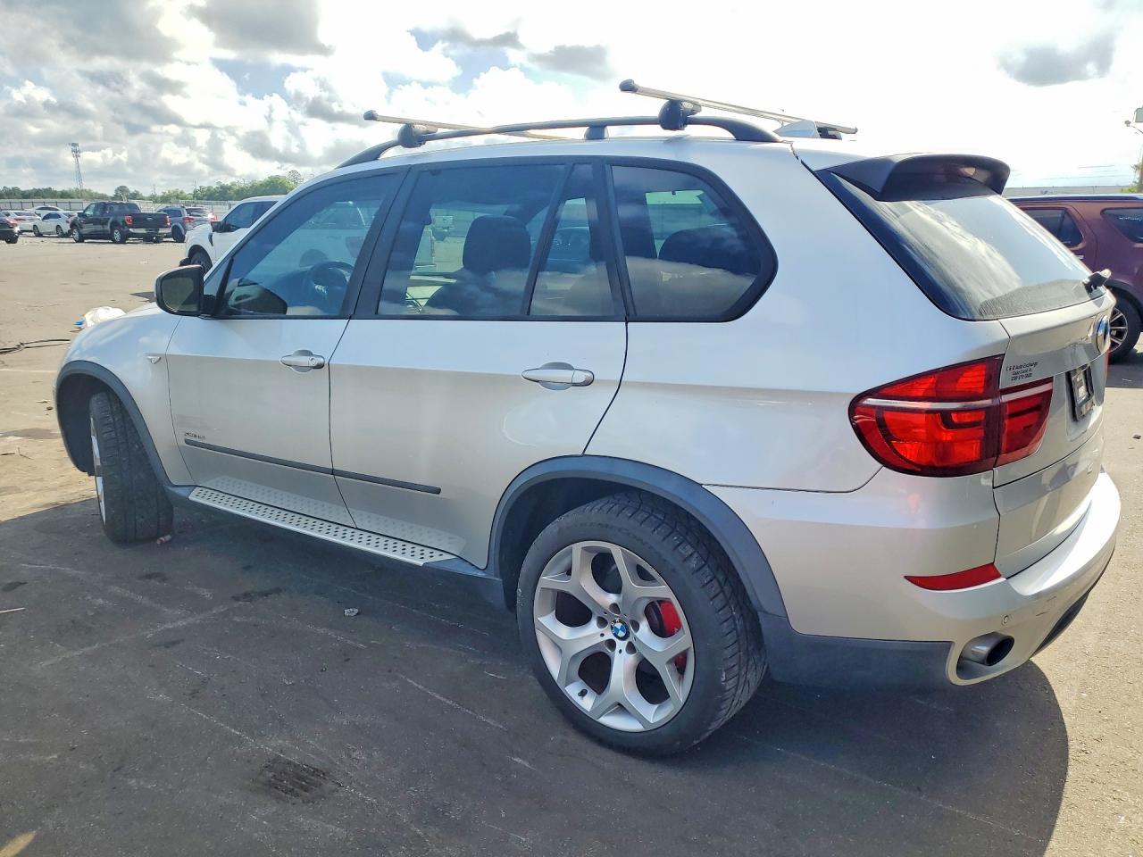 2011 BMW X5 xDrive35I - Фото 2