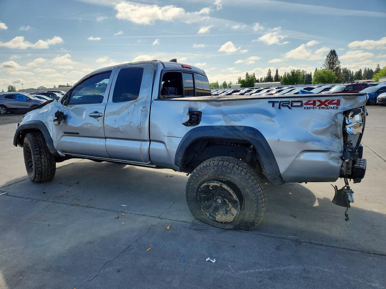 2016 Toyota Tacoma Trd Off-Road - Image 2