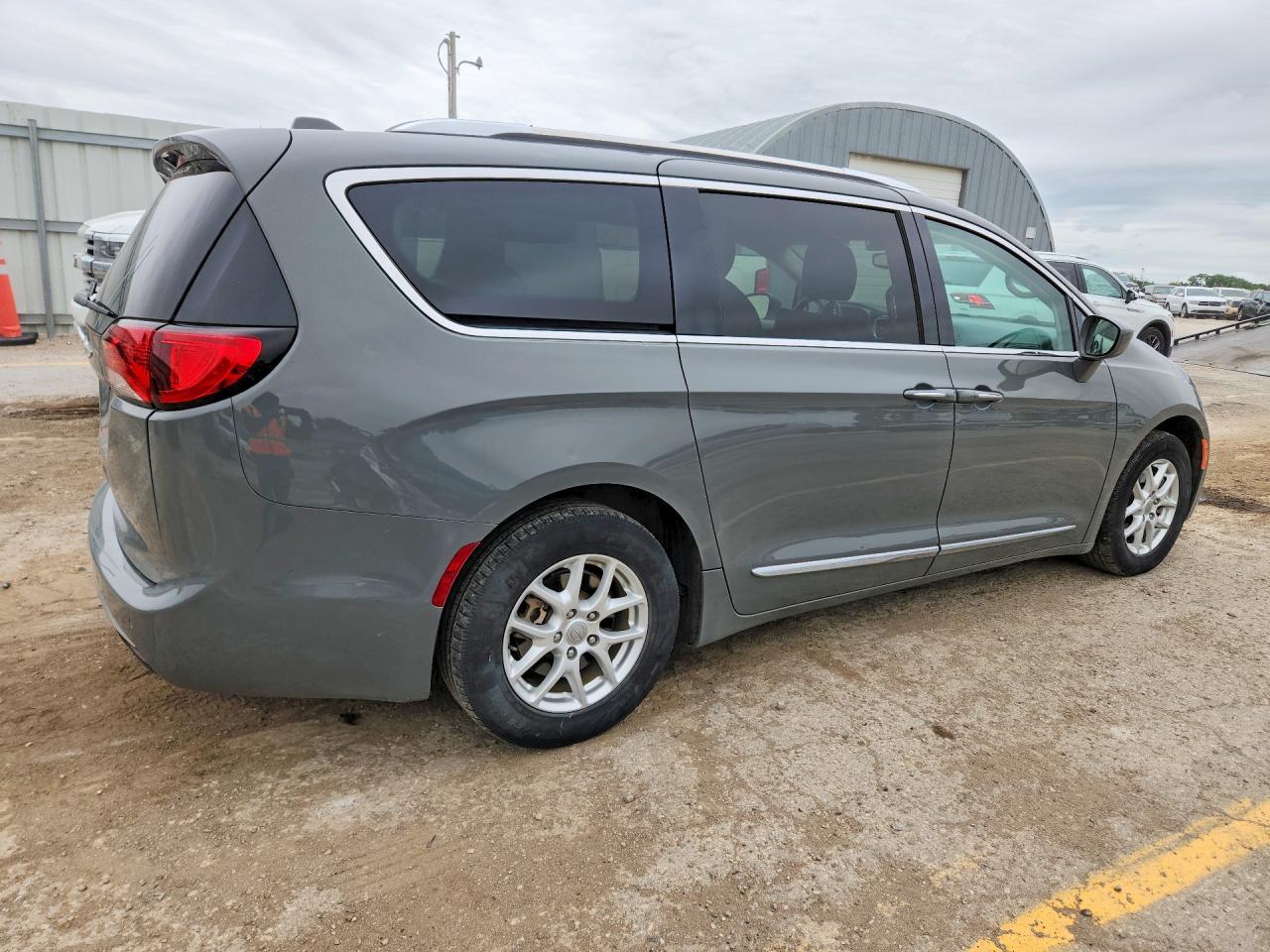 2020 Chrysler Pacifica Touring L - Фото 3