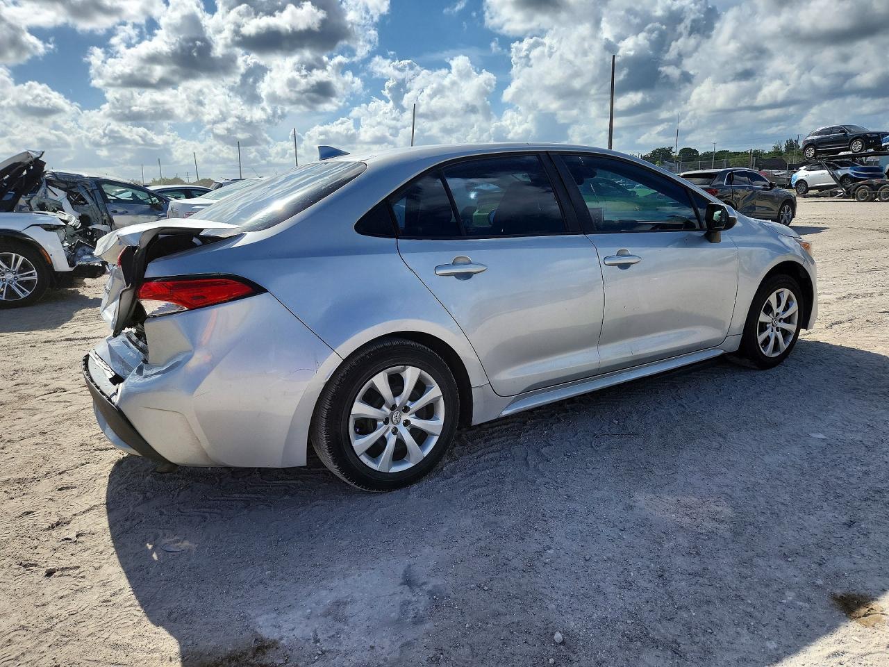2021 Toyota Corolla Le - Фото 3