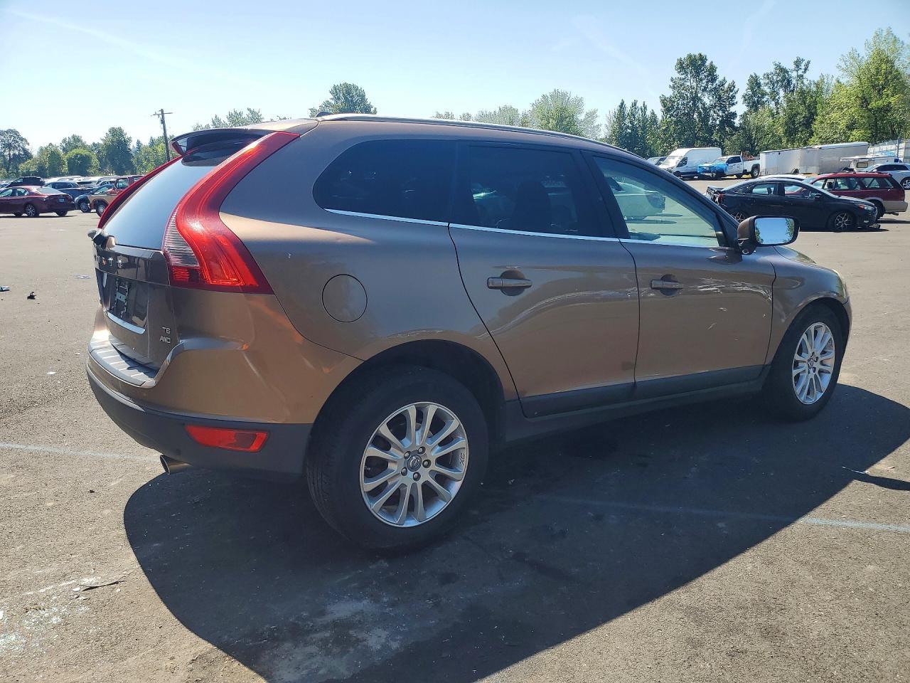 2010 Volvo Xc60 - Фото 3