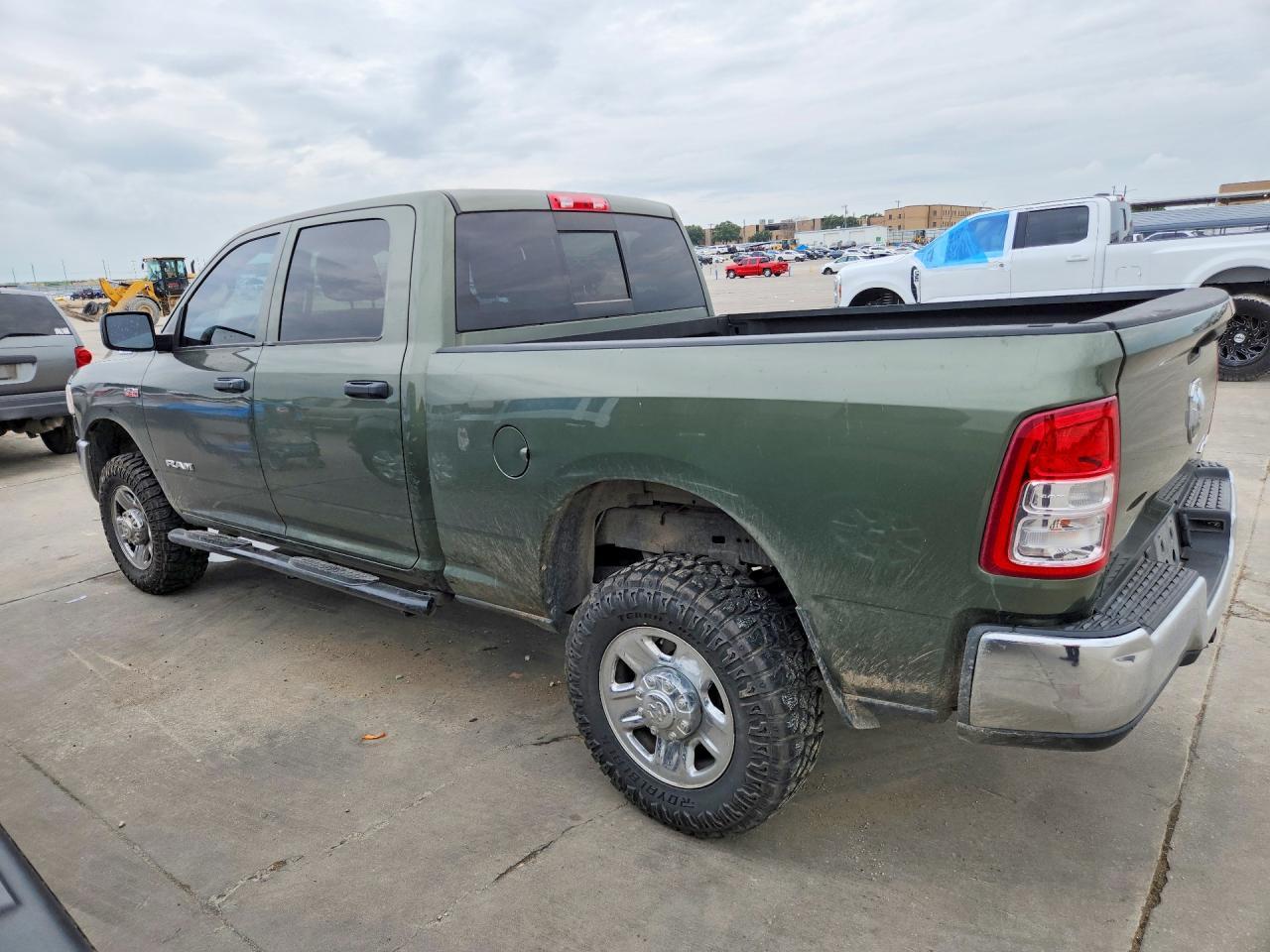 2022 Ram 2500 Tradesman - Фото 2