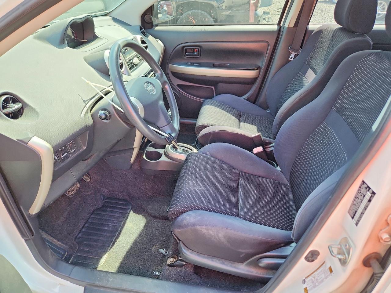 2005 Scion Xa Base - Фото 7