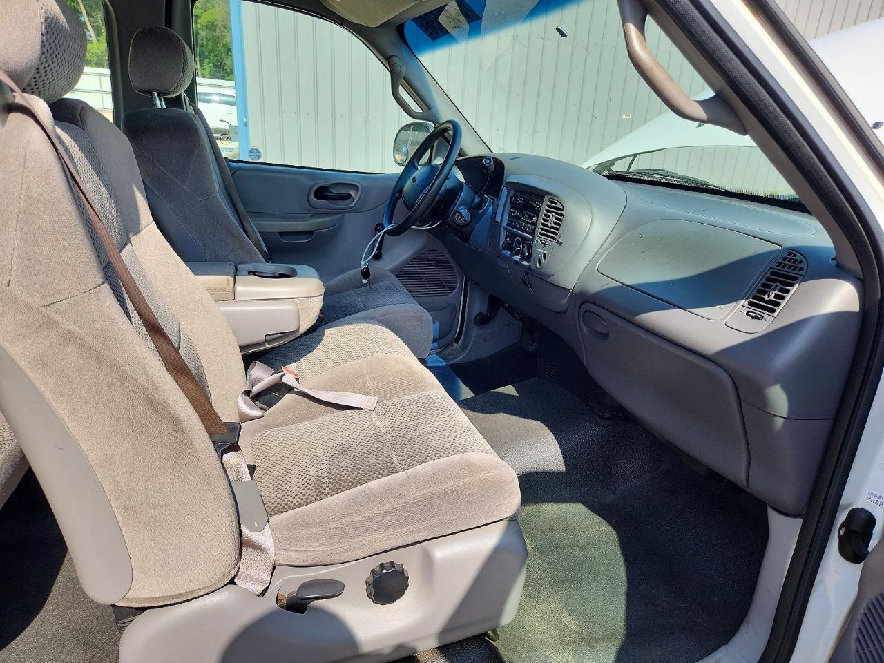 2001 Ford F150 - Фото 7