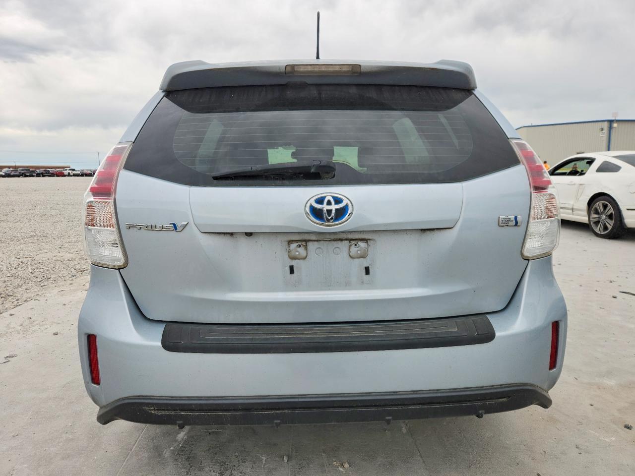 2016 Toyota Prius V Four - Image 6
