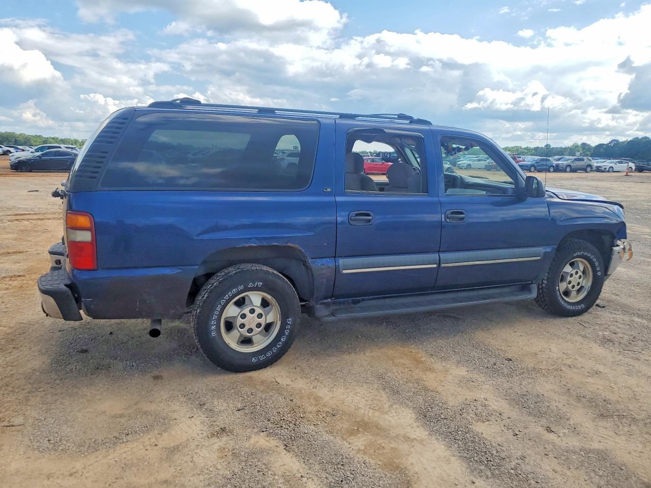 2002 Chevrolet Suburban K1500 - Фото 3