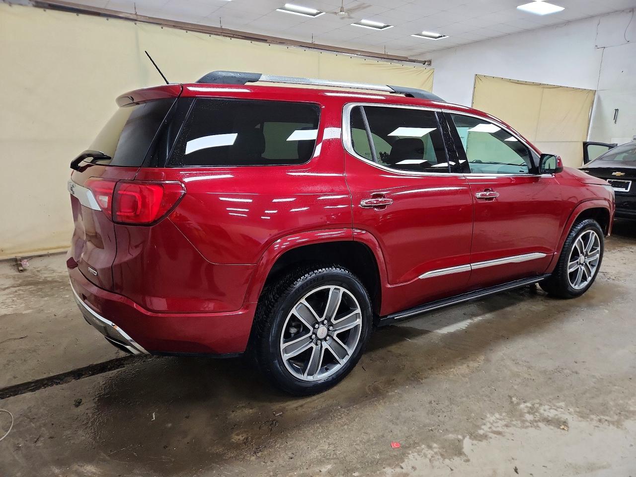 2019 GMC Acadia Denali - Image 3