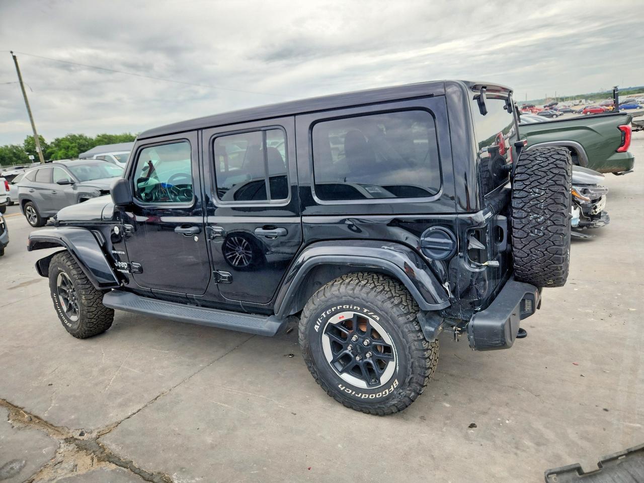 2021 Jeep Wrangler Unlimited Sahara - Фото 2