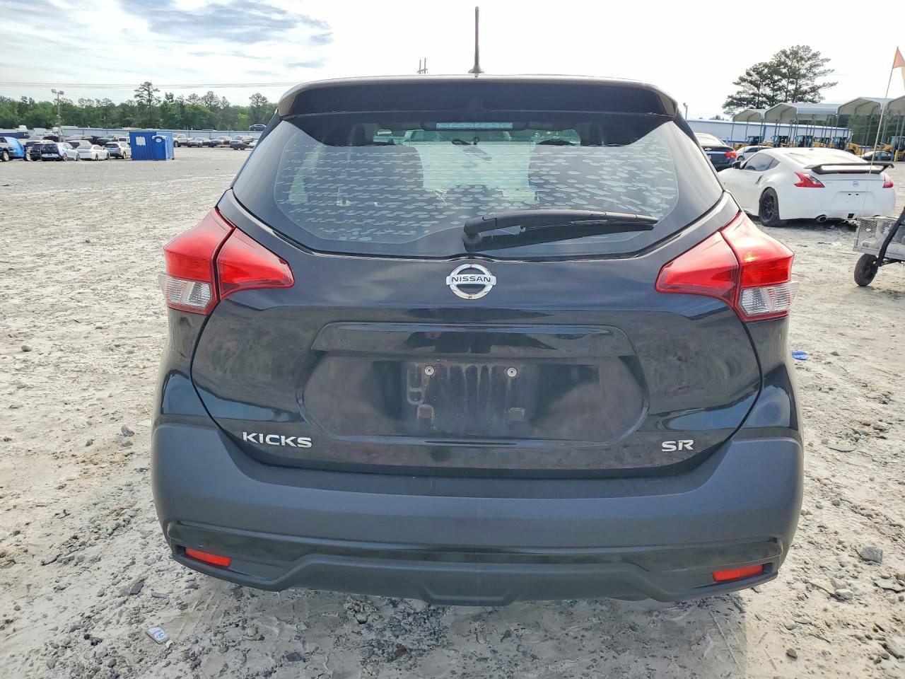 2018 Nissan Kicks Sr - Image 6
