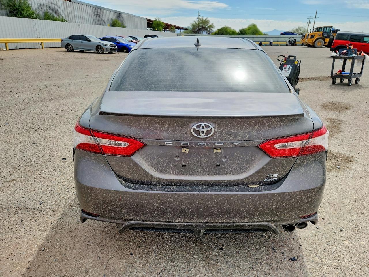 2020 Toyota Camry - Фото 6