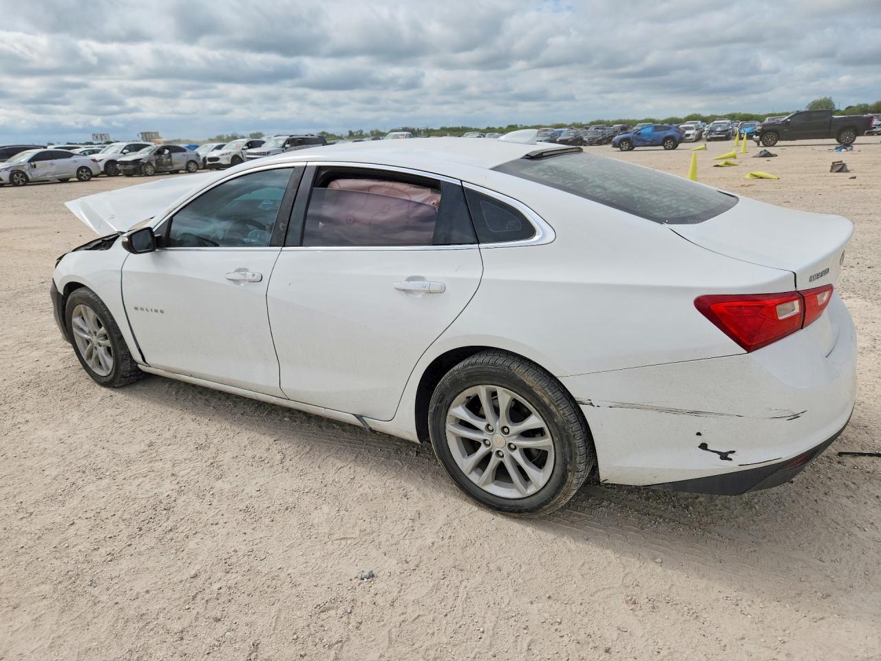 2018 Chevrolet Malibu Lt - Image 2
