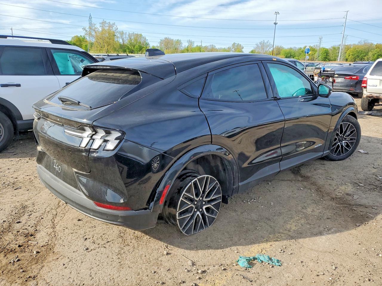 2025 Ford Mustang Mach-E Premium - Фото 3