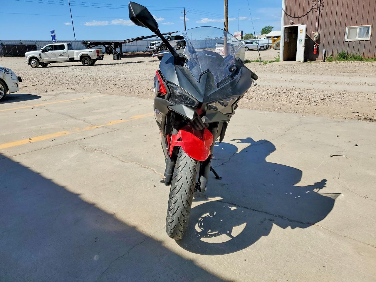2025 Kawasaki Ex500 - Фото 2