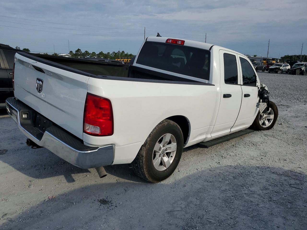 2022 Ram 1500 Classic Tradesman - Image 3