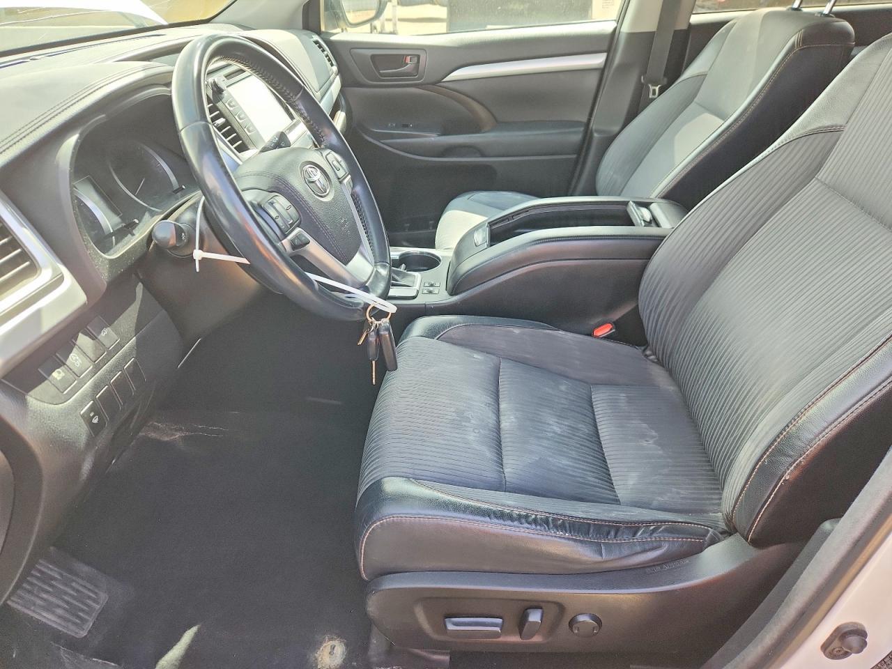 2017 Toyota Highlander Le - Image 7