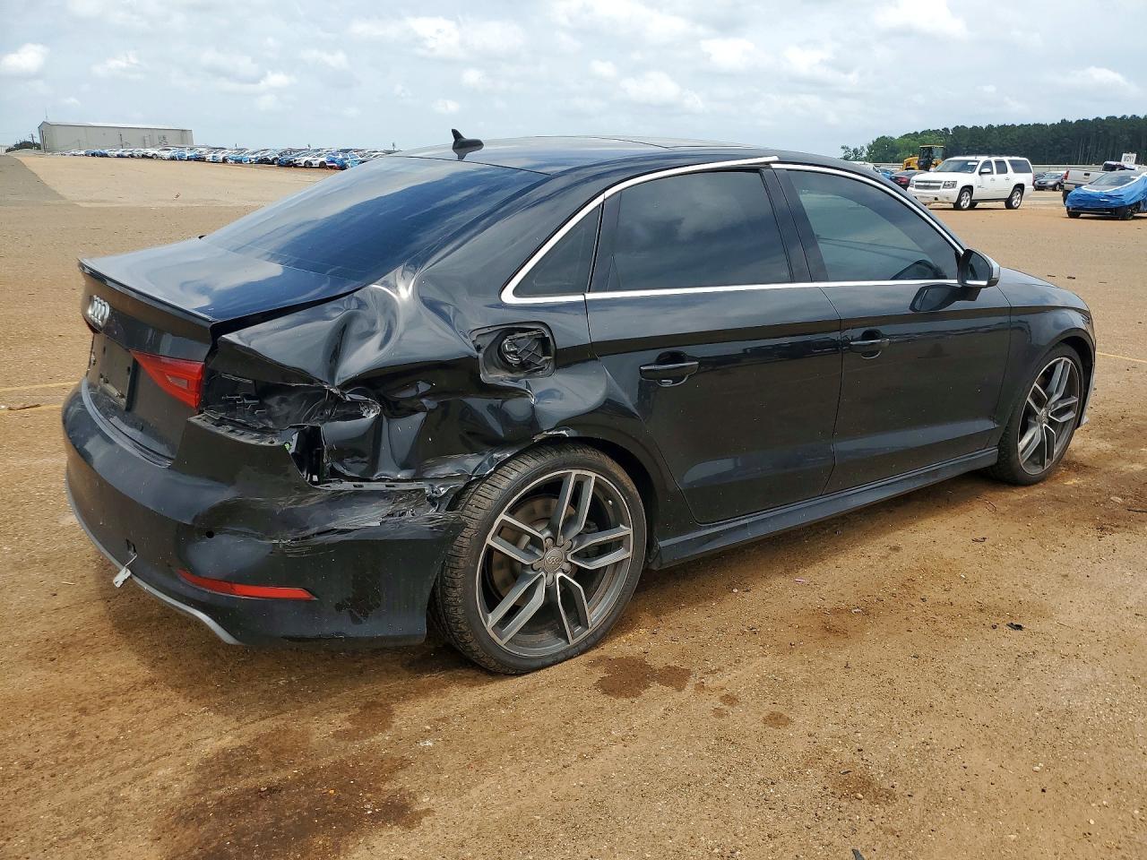 2015 Audi S3 - Фото 3