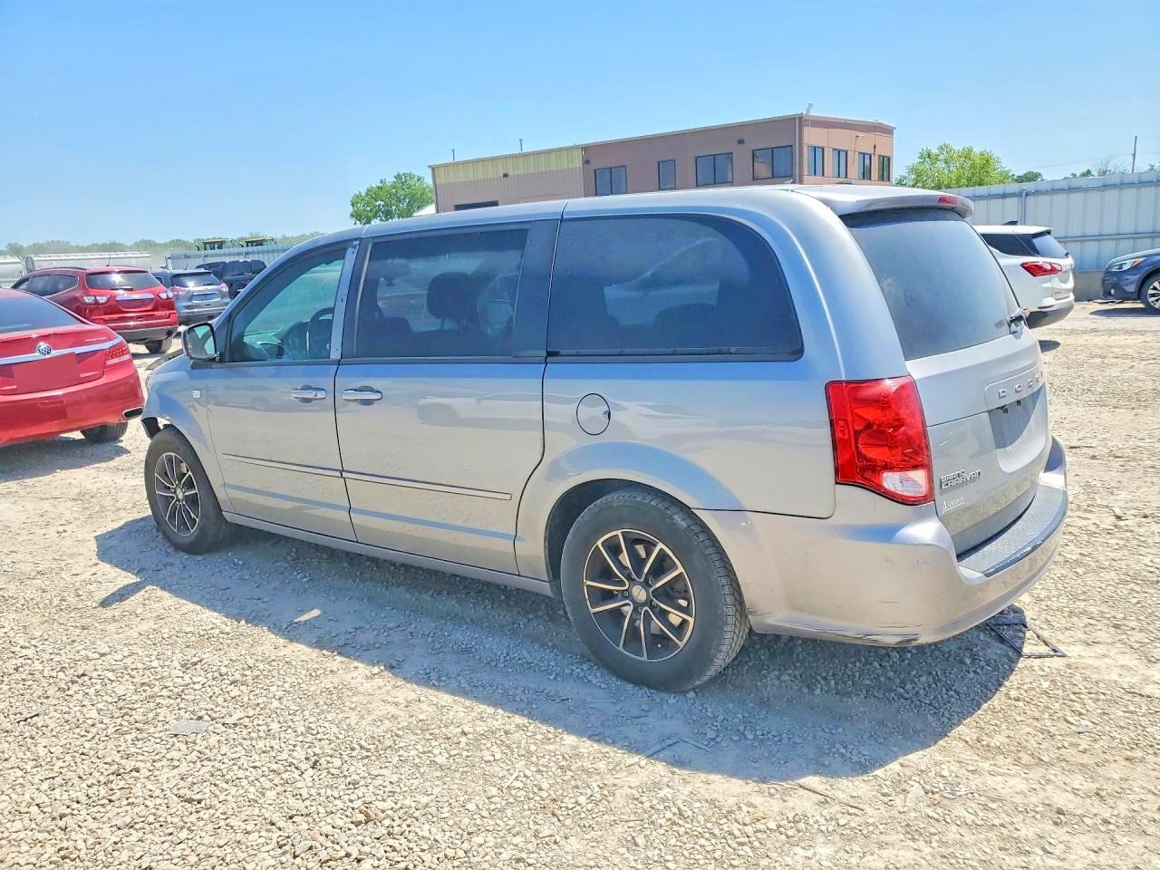 2014 Dodge Grand Caravan Sxt - Image 2