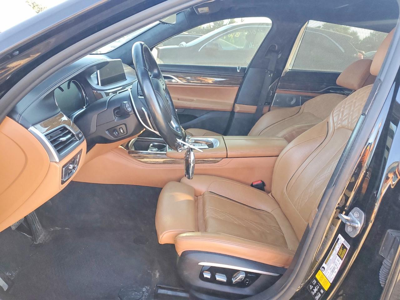 2016 BMW 750 Xi - Фото 7