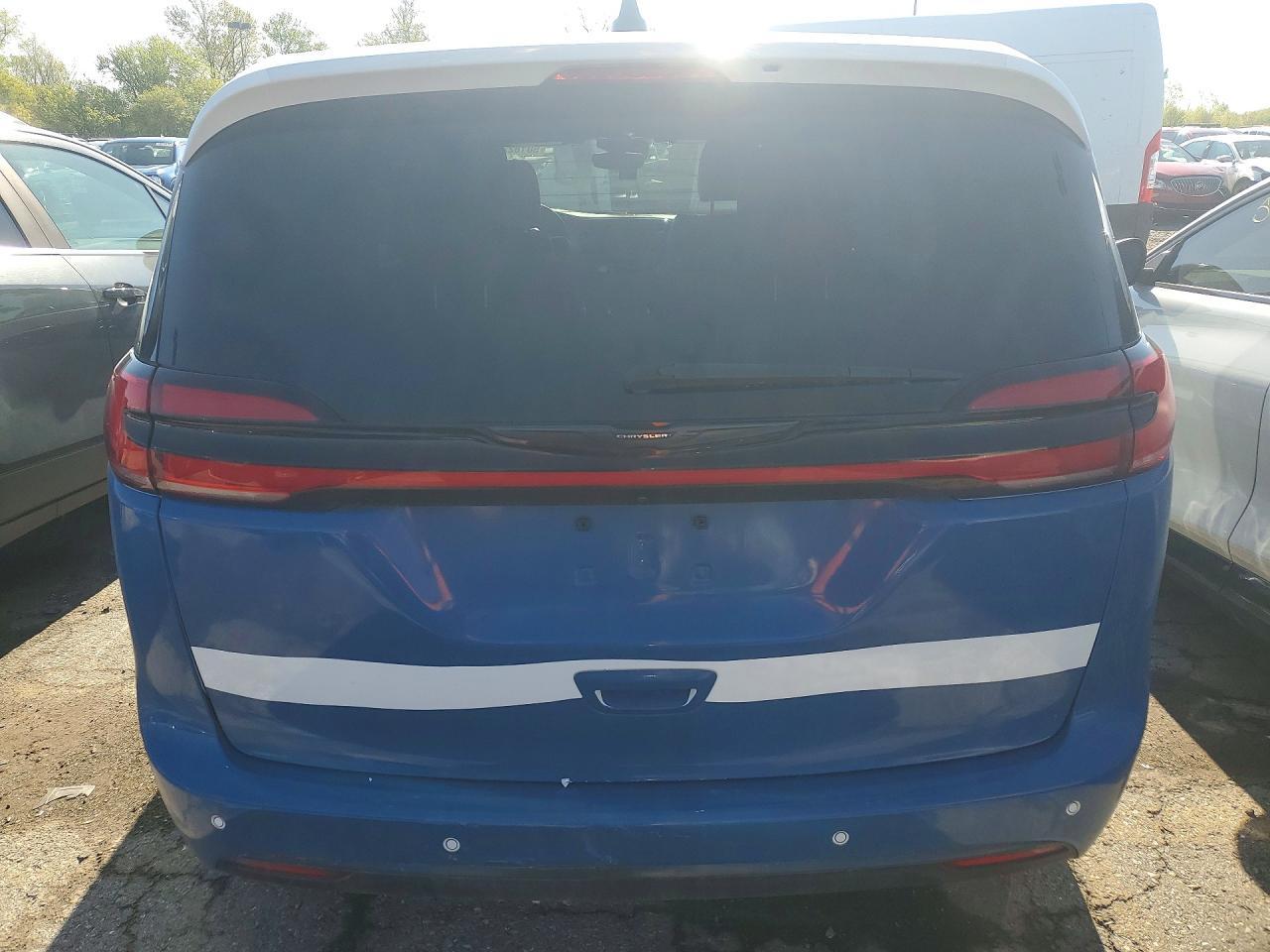 2023 Chrysler Pacifica Hybrid Touring L - Фото 6