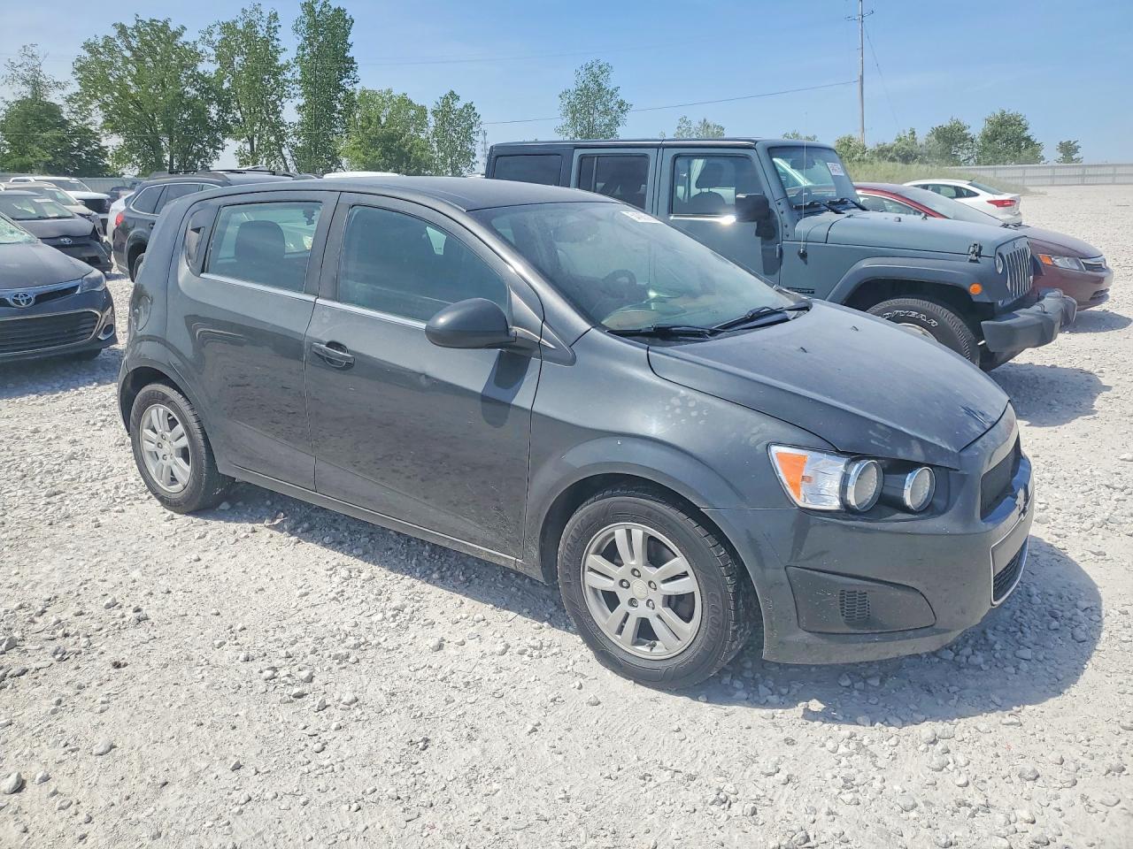 2016 Chevrolet Sonic Lt - Image 4