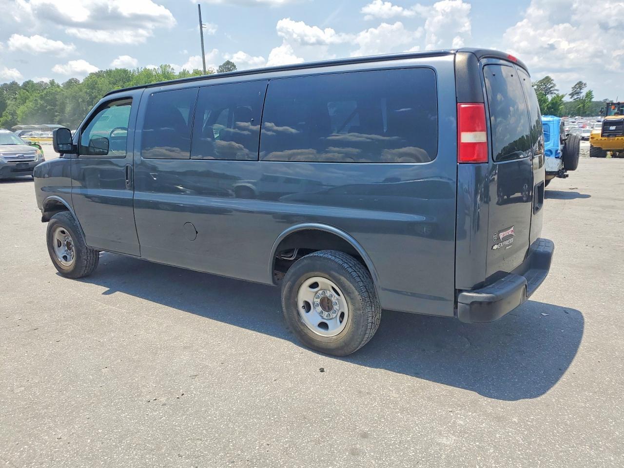 2015 Chevrolet Express G2500 Ls - Фото 2