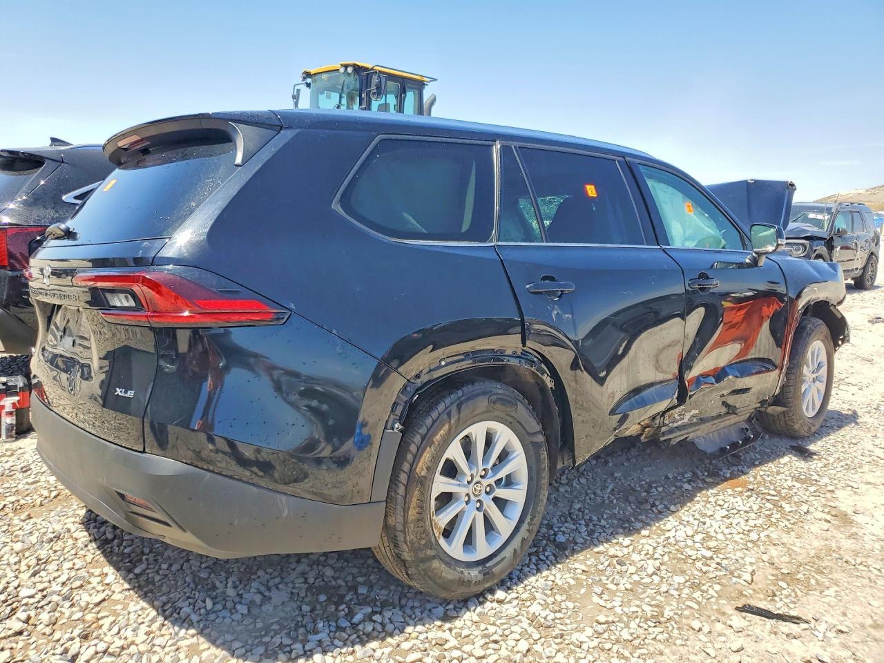 2025 Toyota Grand Highlander Xle - Image 3