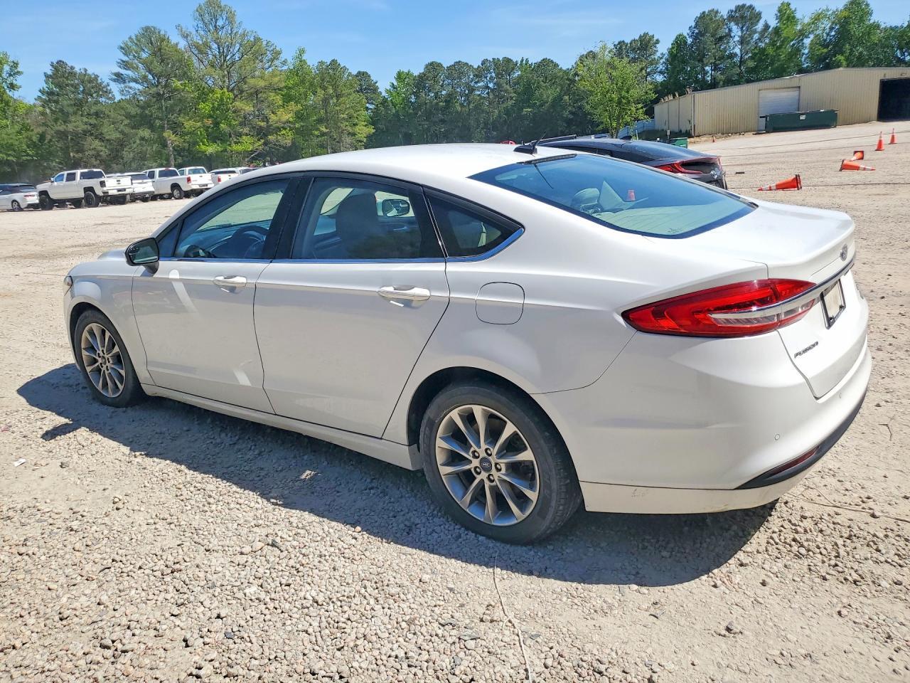 2017 Ford Fusion Se - Image 2