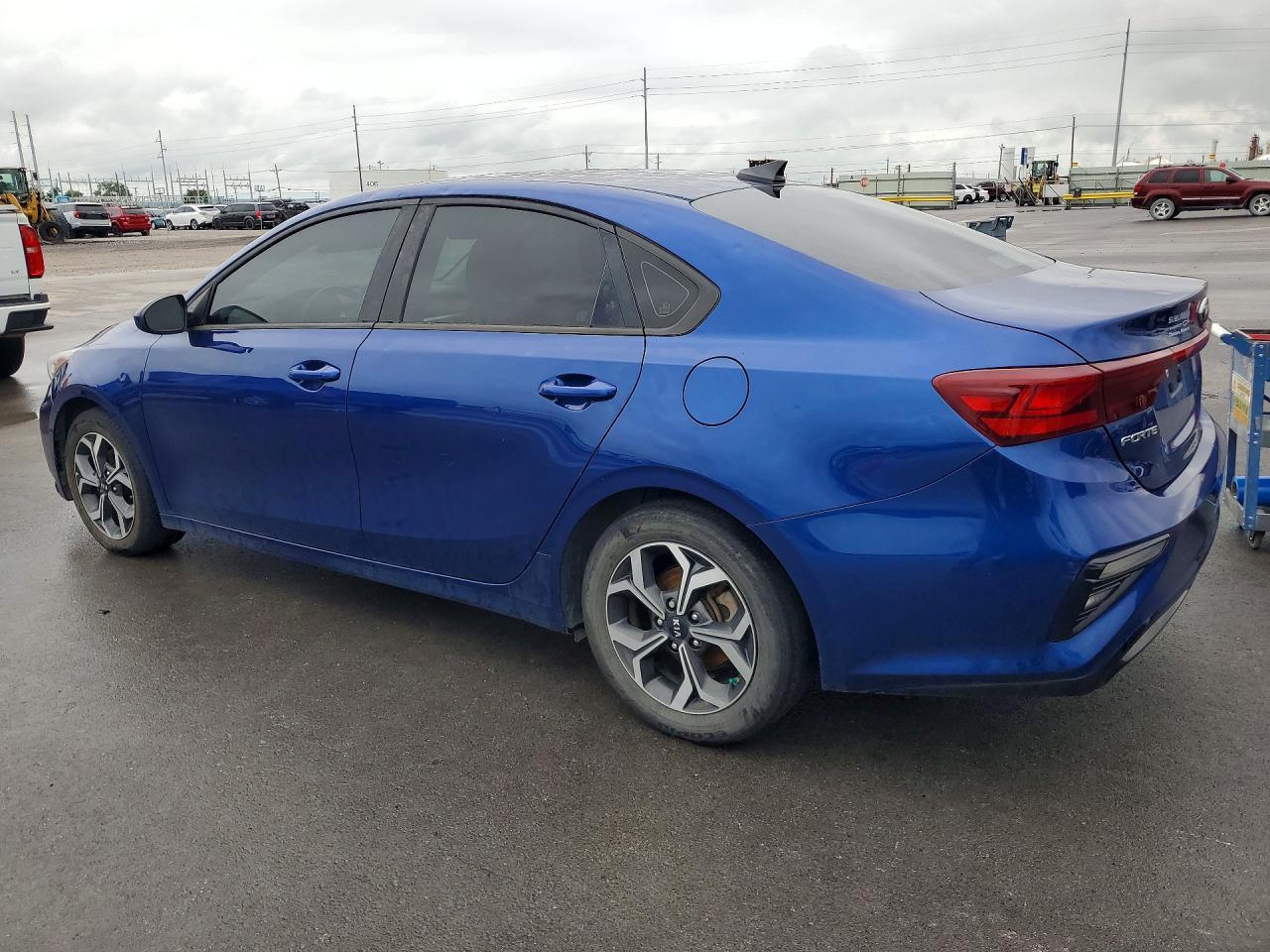 2020 Kia Forte Lxs - Фото 2