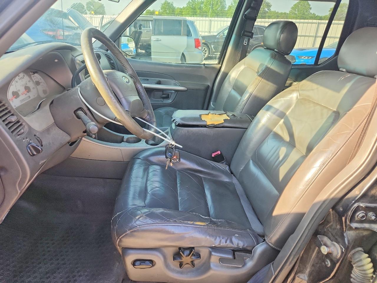 2001 Ford Expsprtrac - Фото 7