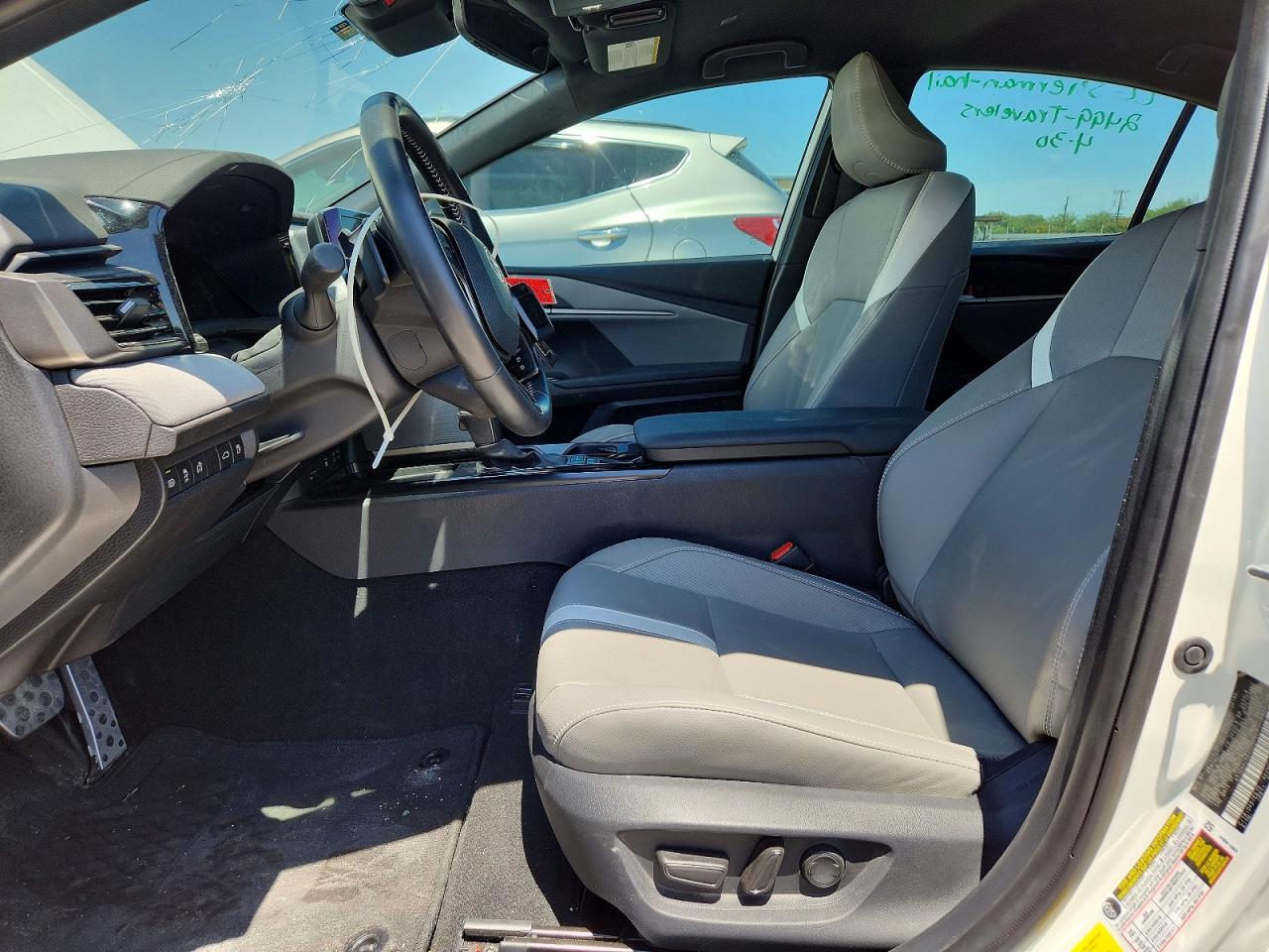 2025 Toyota Camry Se - Image 7