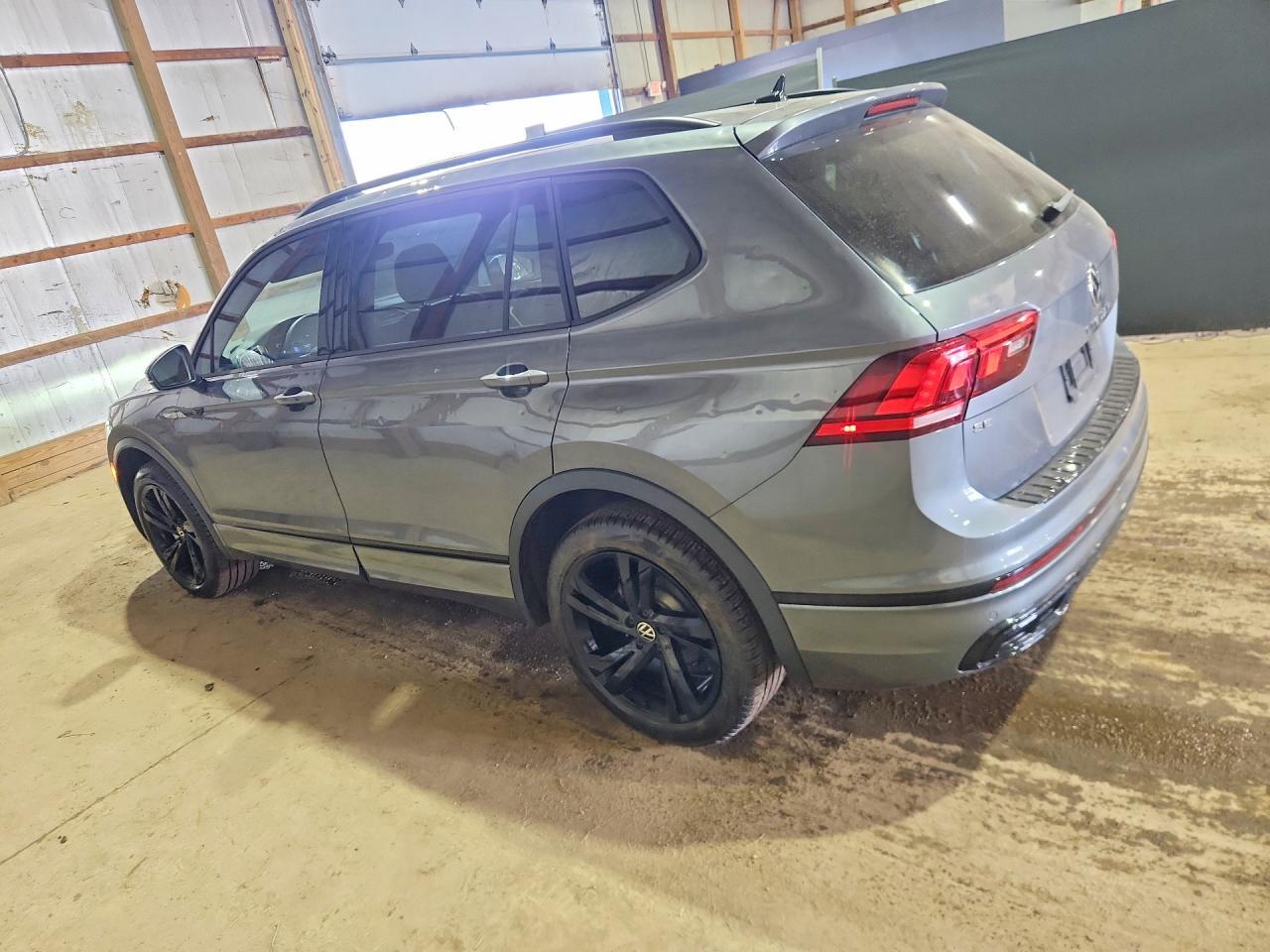 2024 Volkswagen Tiguan Se R-Line Black - Image 2