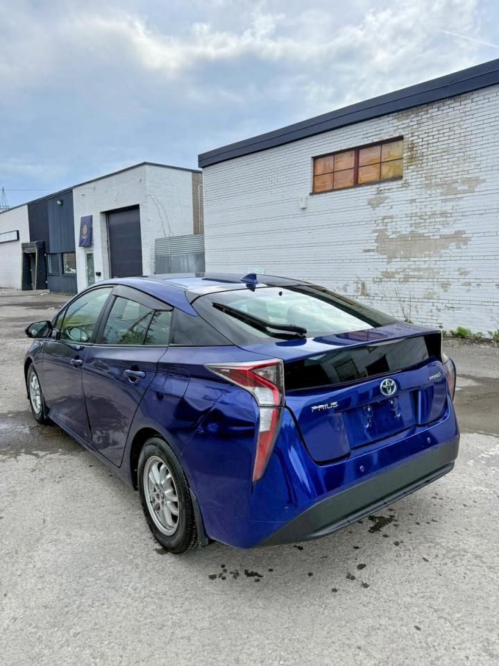 2017 Toyota Prius Two Eco - Фото 3