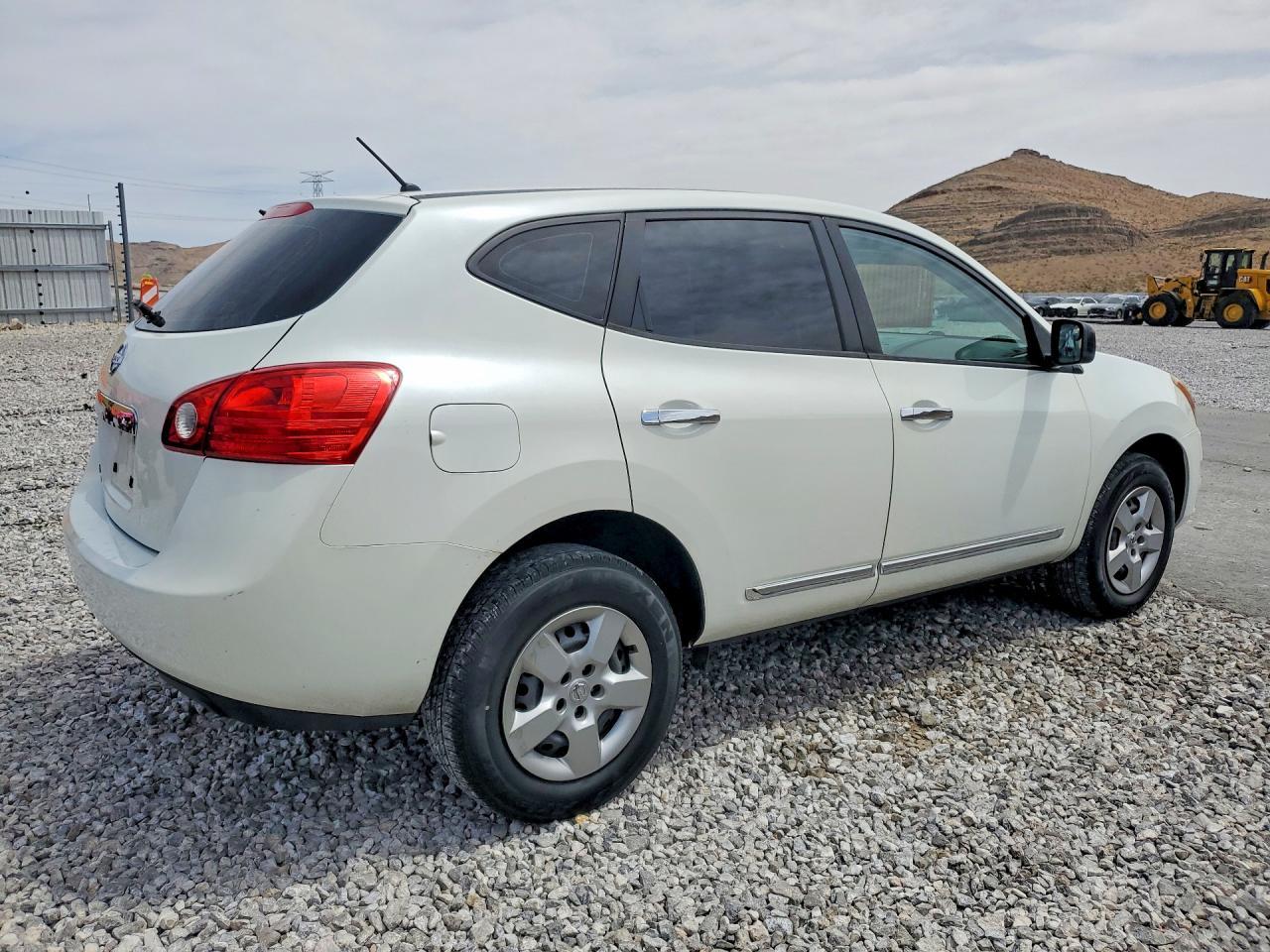 2015 Nissan Rogue Select S - Image 3