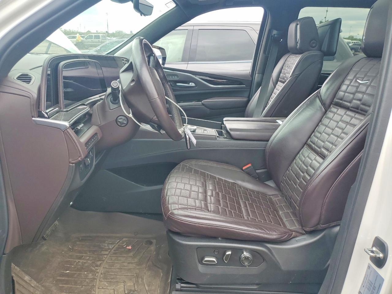 2021 Cadillac Escalade P - Фото 7