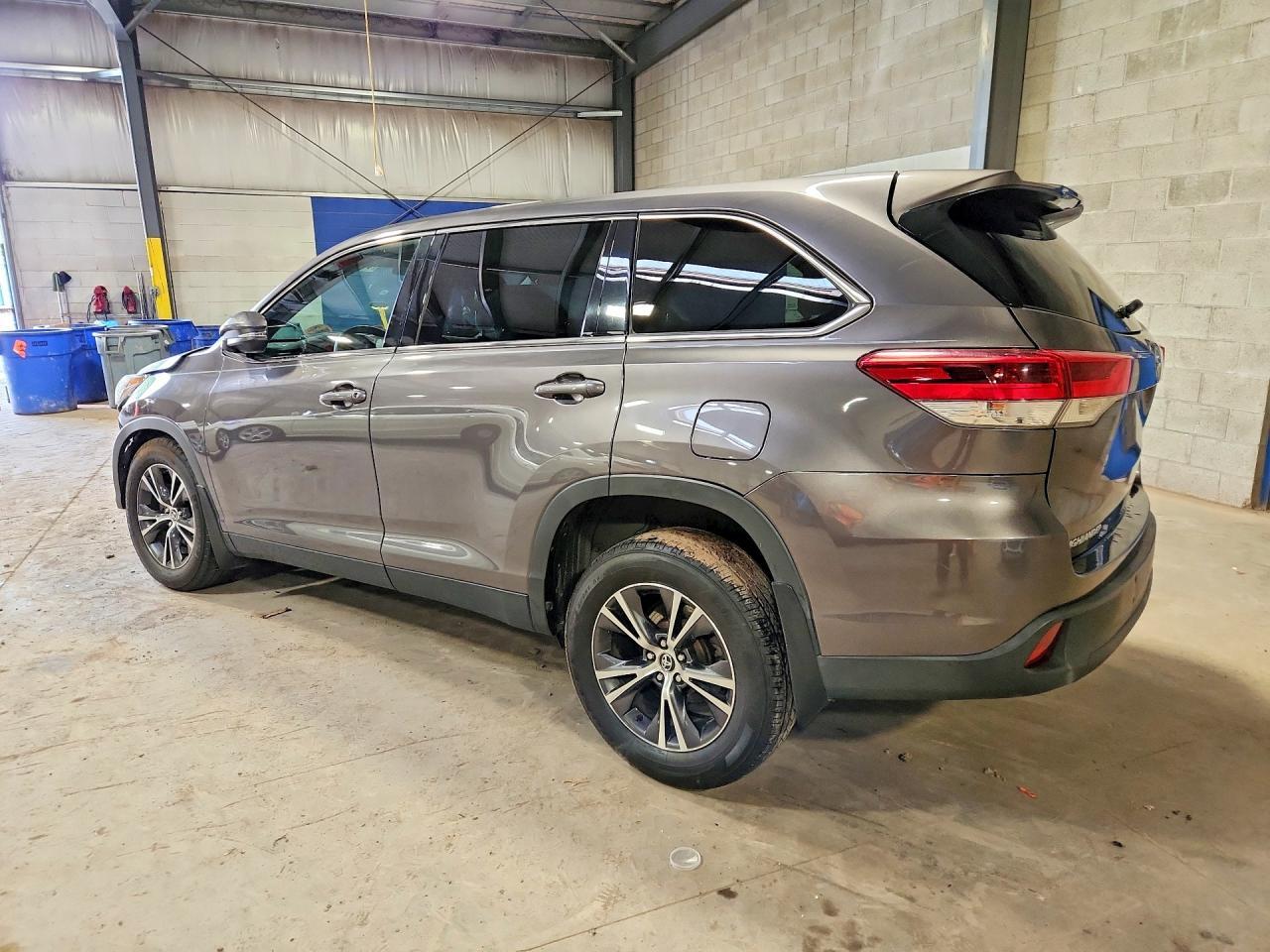 2019 Toyota Highlander Le - Image 2