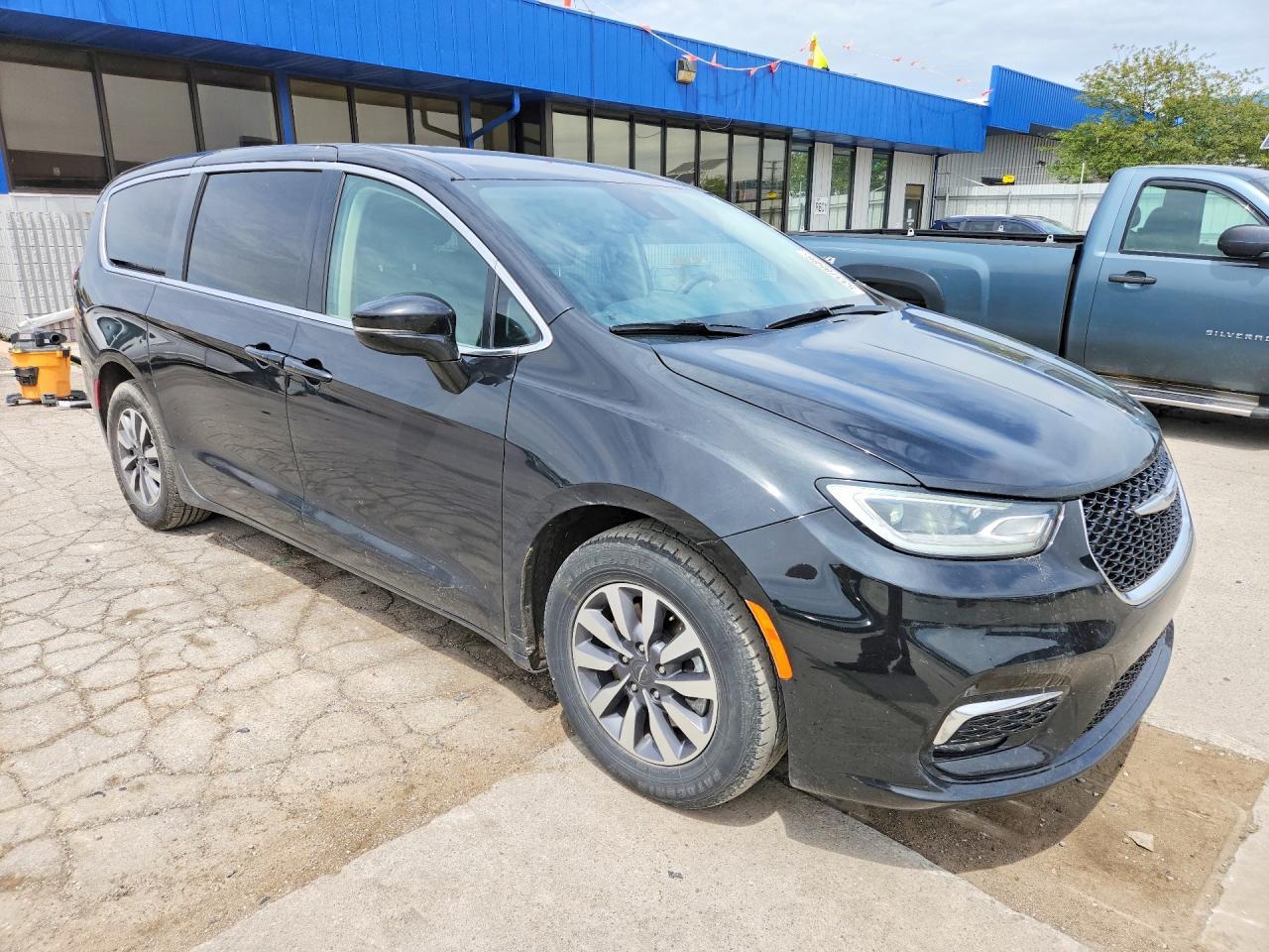 2022 Chrysler Pacifica Hybrid Touring L - Фото 4
