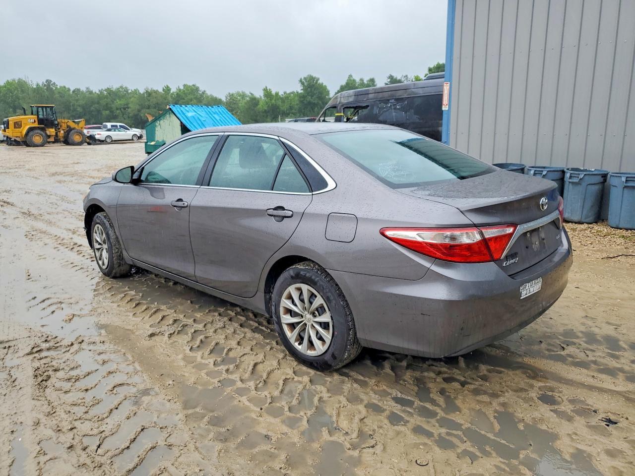 2017 Toyota Camry Le - Фото 2