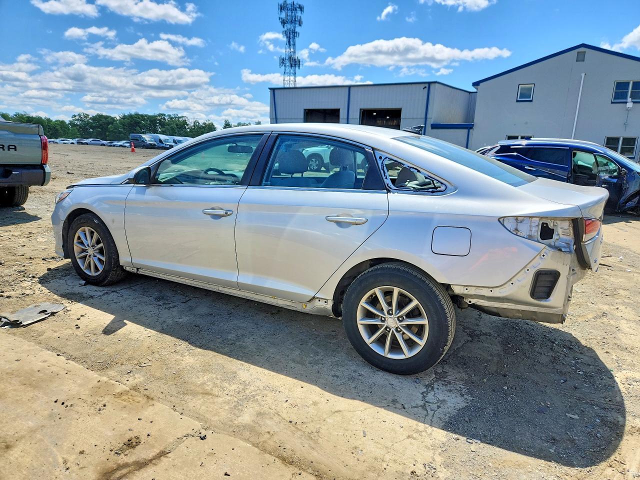 2018 Hyundai Sonata Se - Фото 2