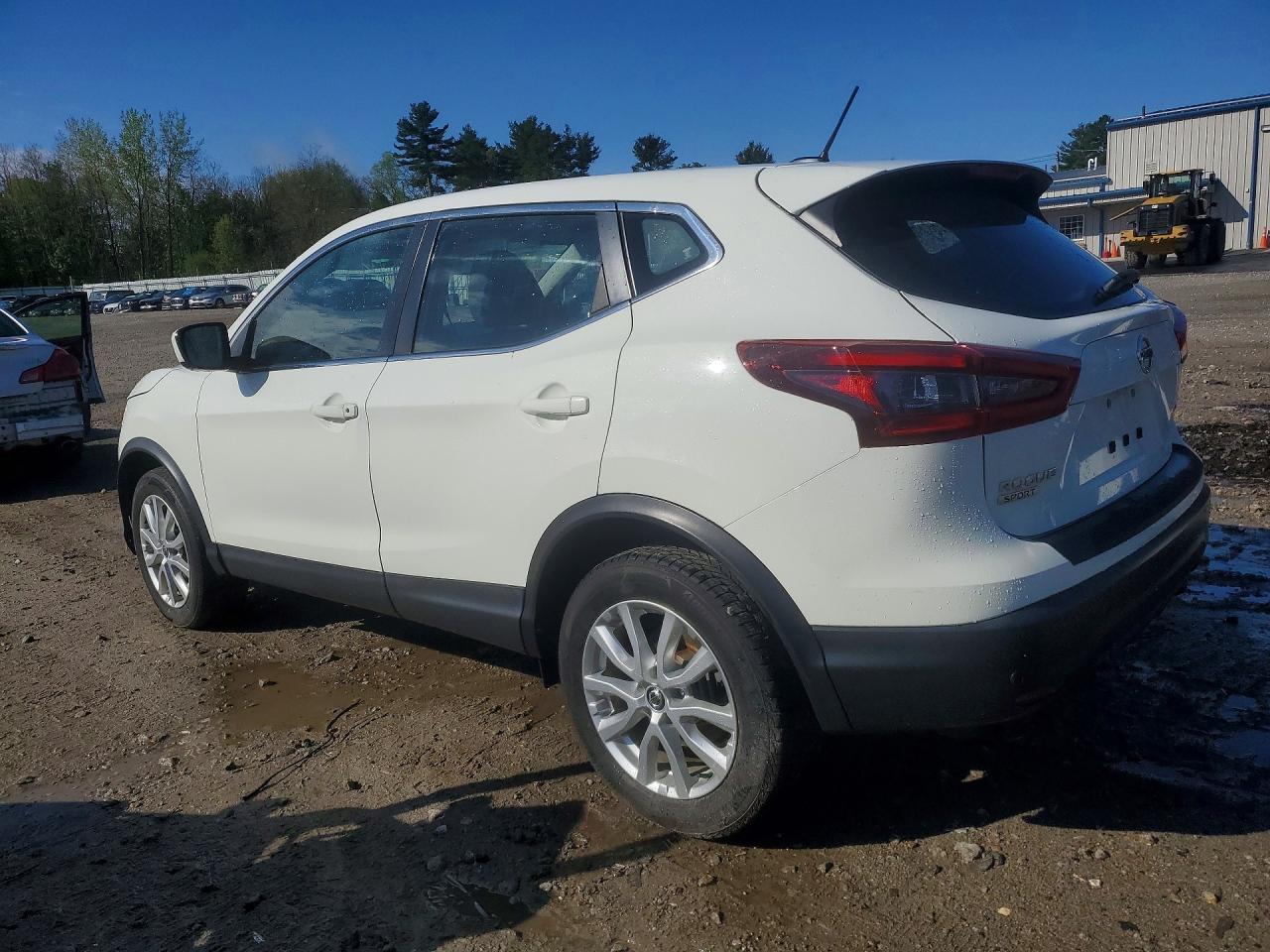 2021 Nissan Rogue Sport S - Фото 2