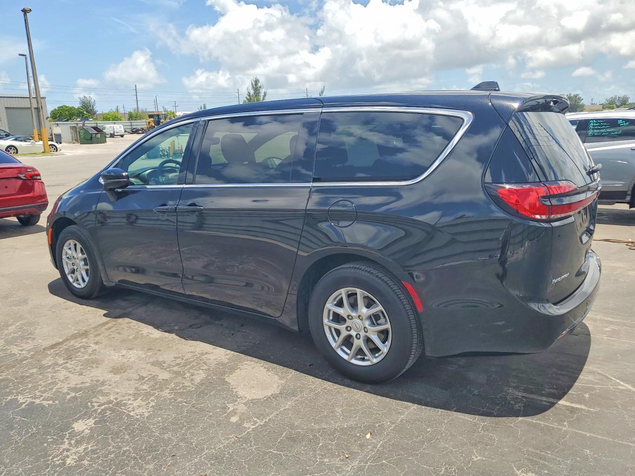 2025 Chrysler Pacifica Select - Фото 2