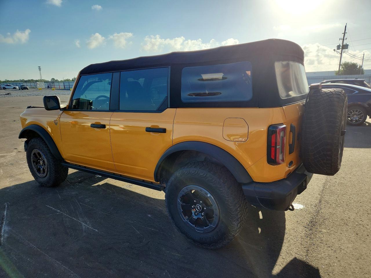 2022 Ford Bronco Base - Фото 2