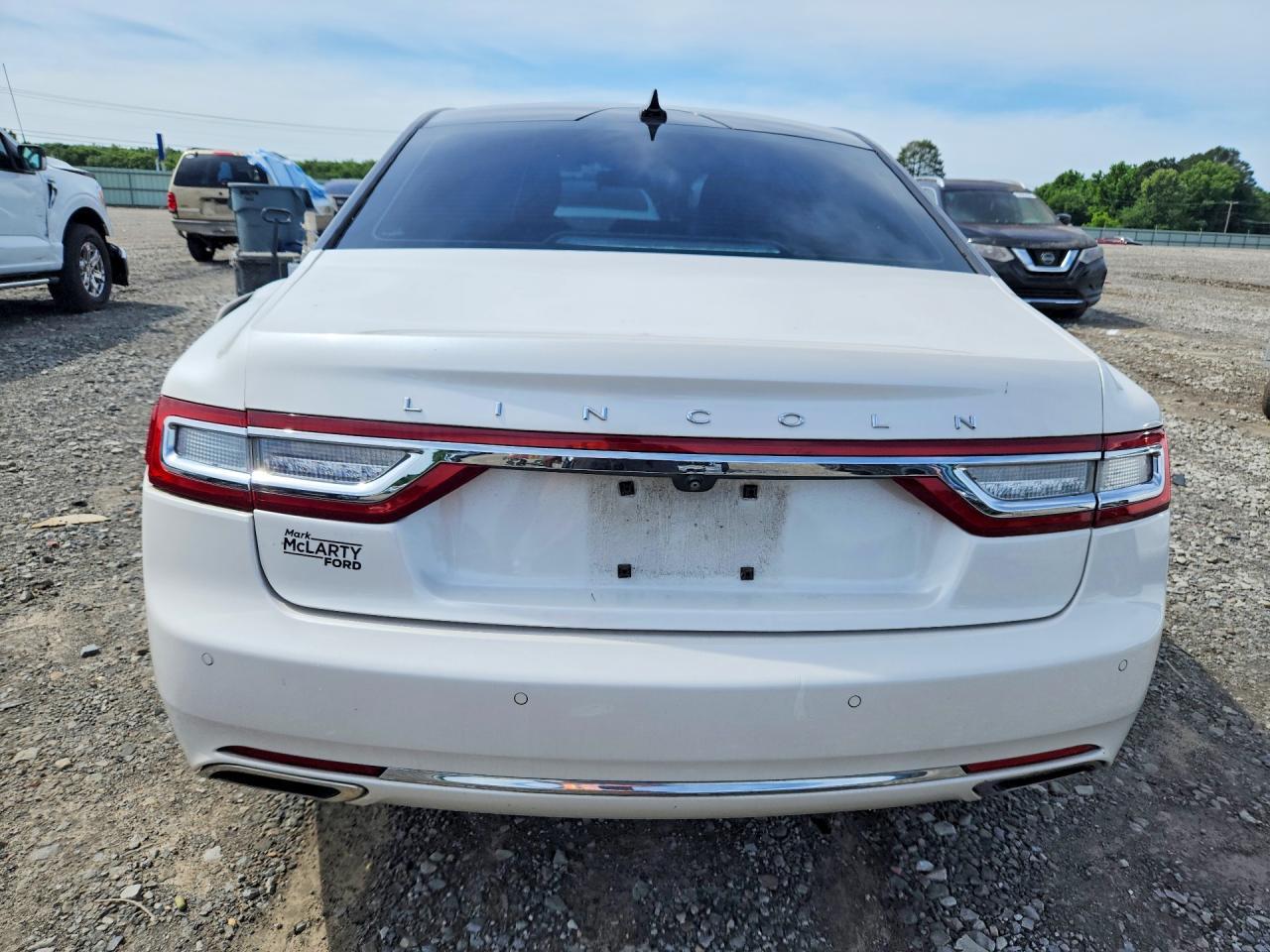 2018 Lincoln Continental Select - Image 6