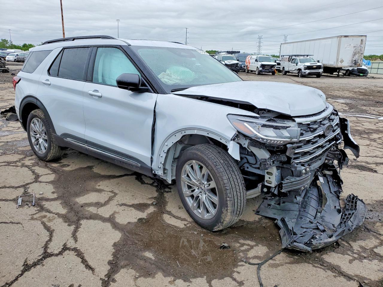 2025 Ford Explorer Active - Фото 4