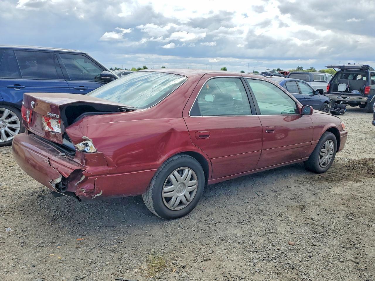 2001 Toyota Camry Le - Фото 3
