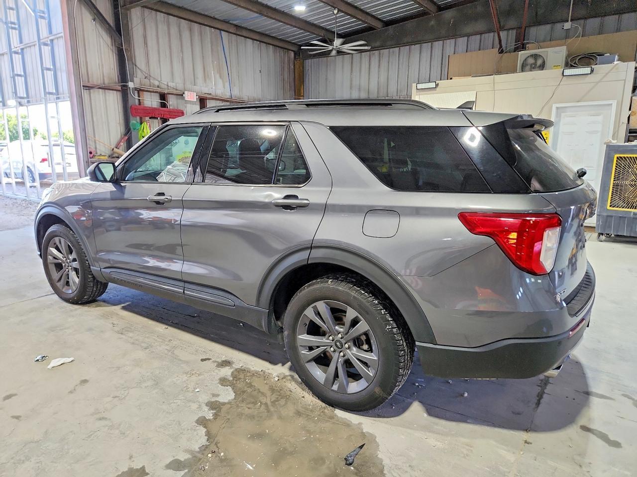 2021 Ford Explorer Xlt - Фото 2