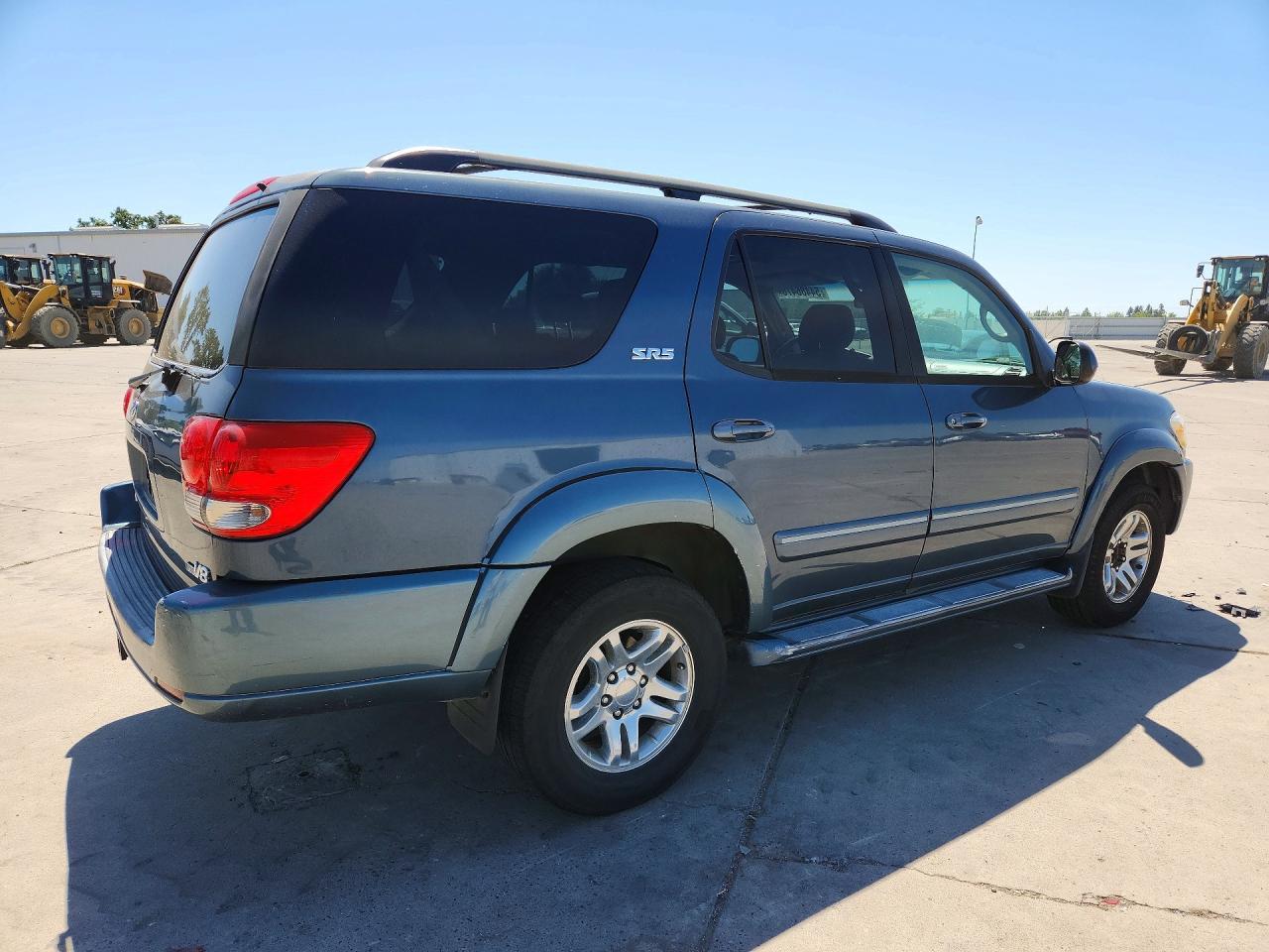 2005 Toyota Sequoia Sr5 - Фото 3