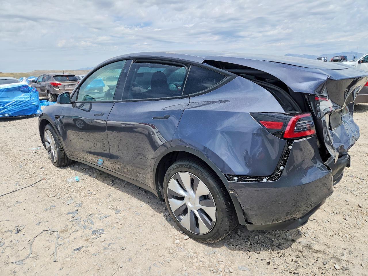 2023 Tesla Model Y - Фото 2